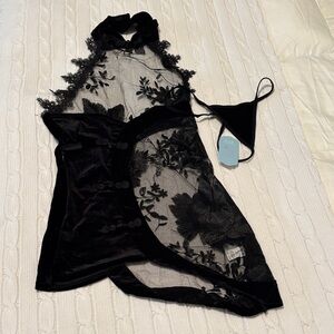 Cute and sassy Black Lace Lingerie Set sz M runs small